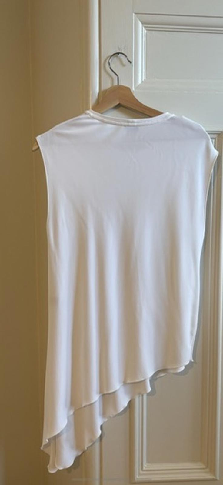 Joseph Asymmetric Minimalist Sleeveless Top in White. Size Small S