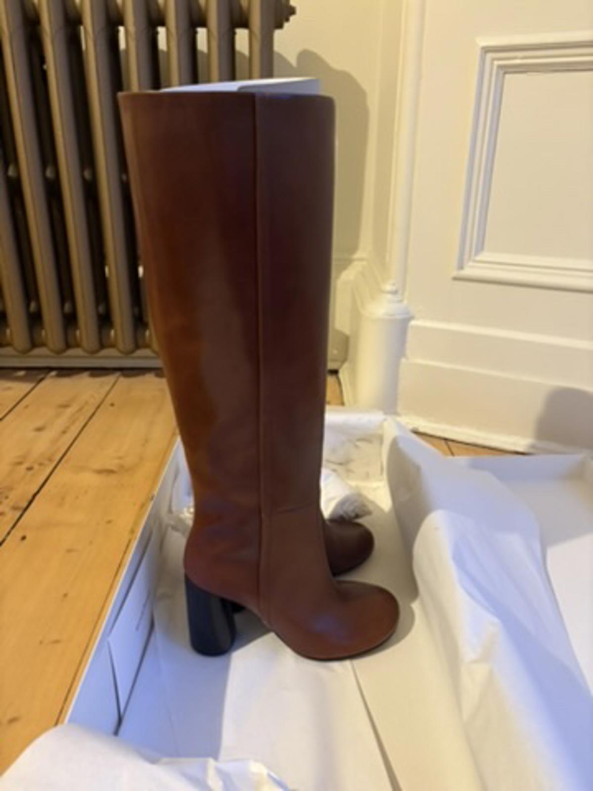 Russell & Bromley ‘Leggy’ Tan Leather Knee High Boots – Size 38 Brand New in Box
