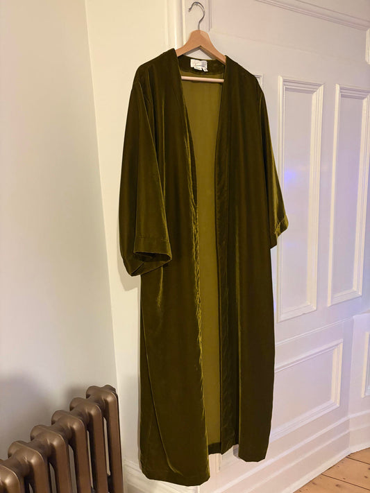 Anthropologie Velvet Robe Coat in Olive Green. Bohemian, Dark Academia. One Size