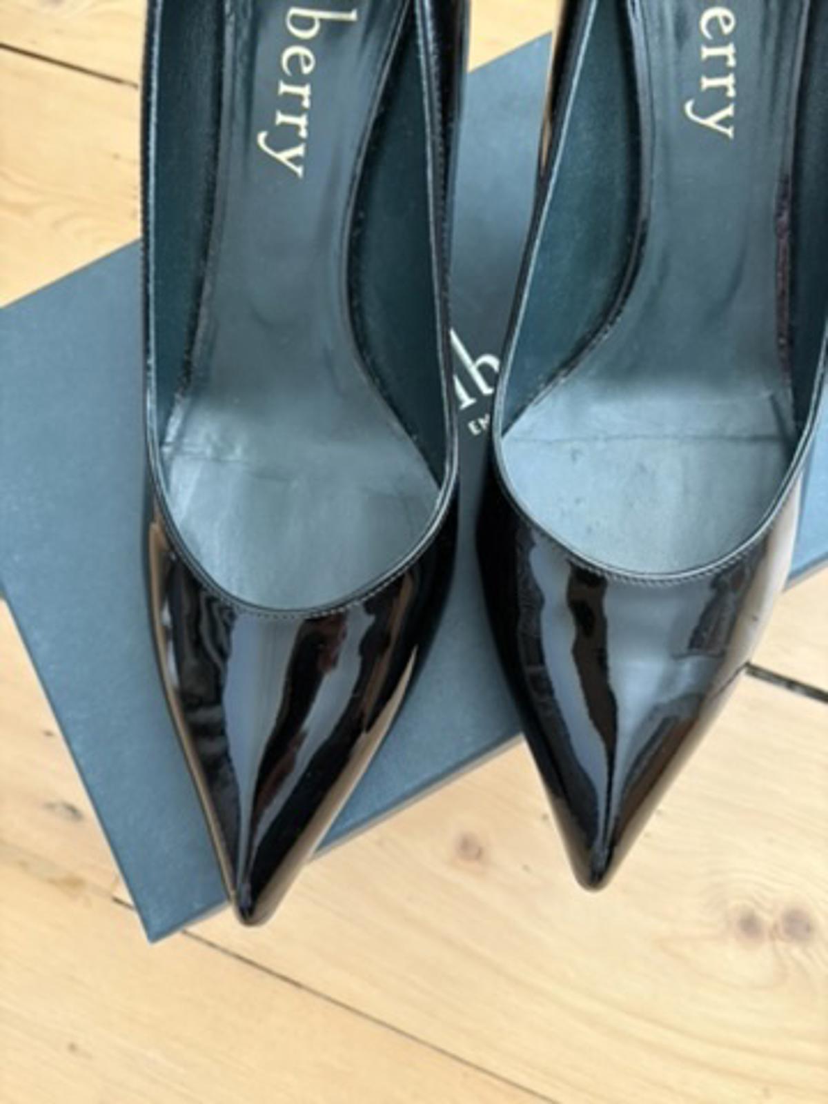 Mulberry Patent Leather Pointed Toe Pumps – Size 38 Black