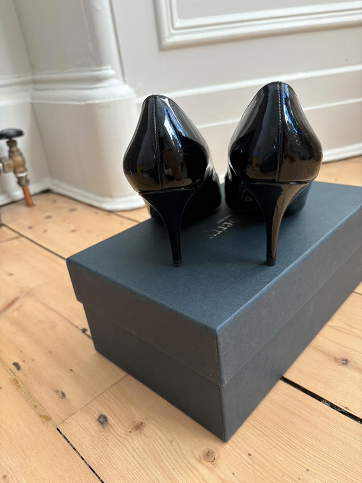 Mulberry Patent Leather Pointed Toe Pumps – Size 38 Black