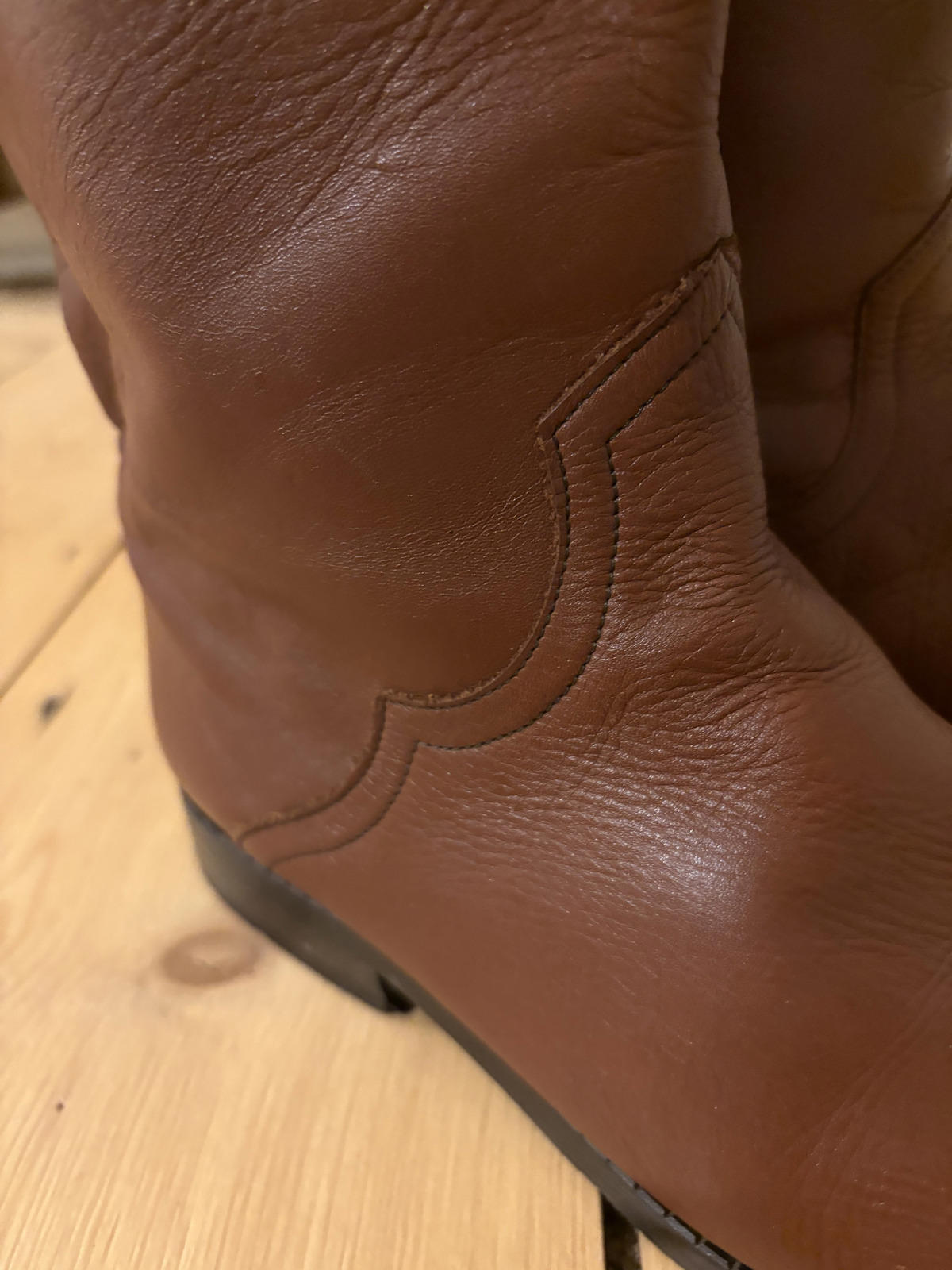 Vintage Bally Riding Boots – Cognac Leather with Gold Logo Detail – Size 4