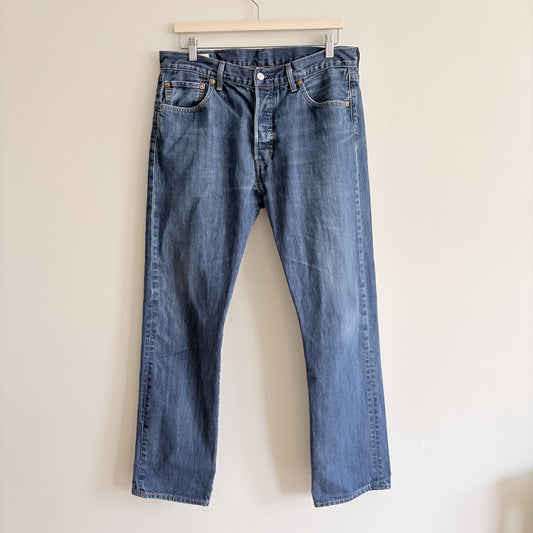 Levi’s 501 | Original Straight Leg Jeans | Mid Blue Denim | W34 L32