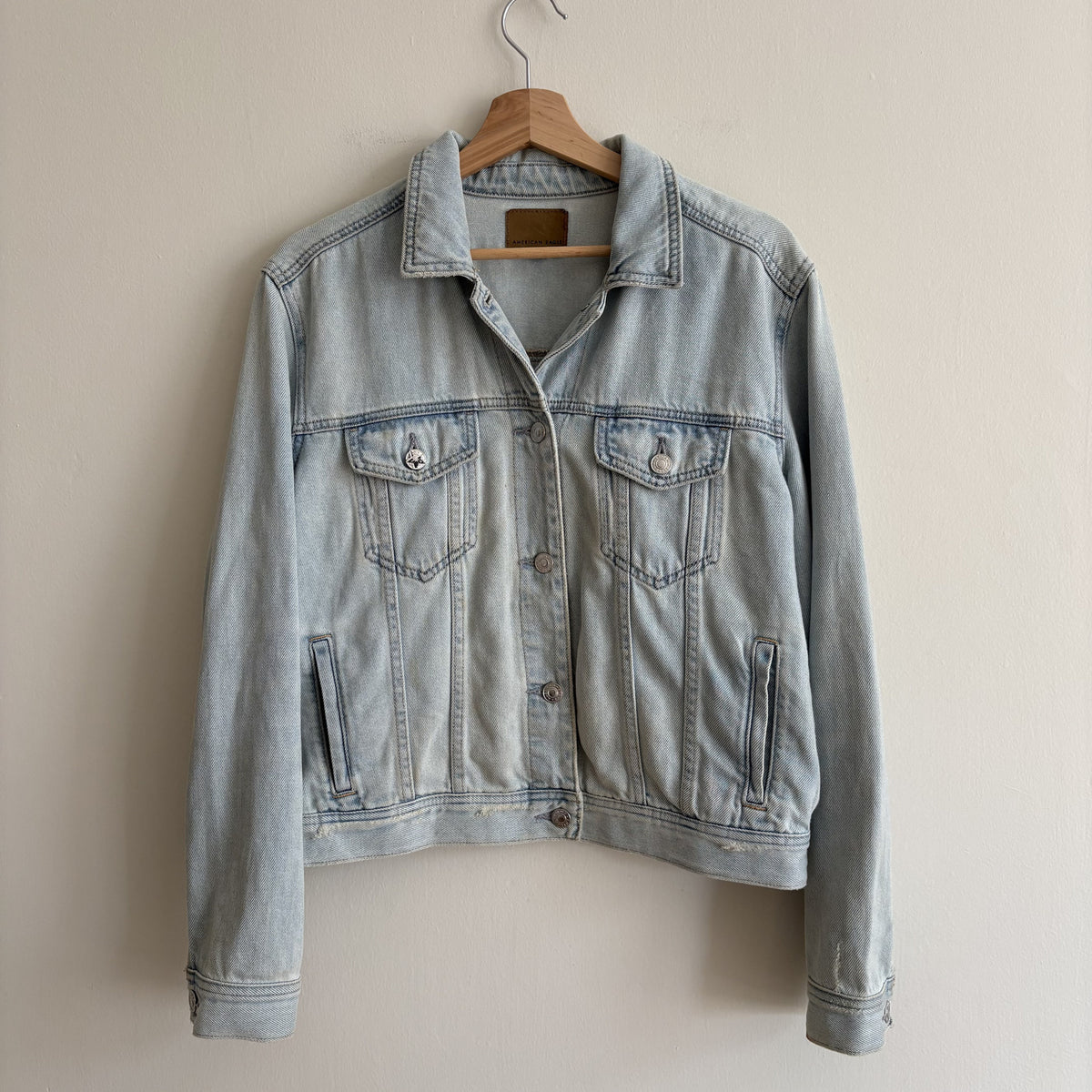 American Eagle | Light Wash Denim Trucker Jacket | Distressed | Size M