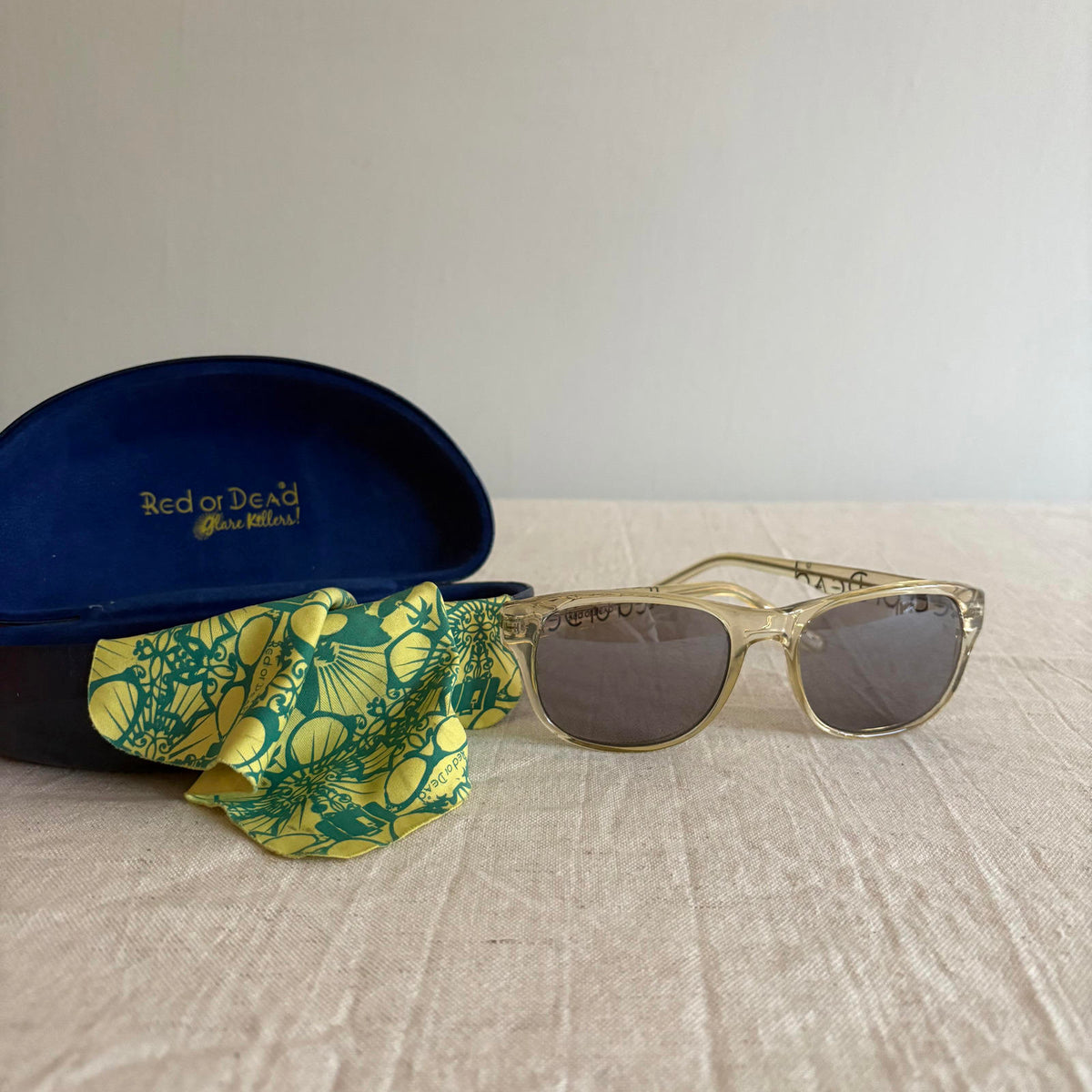 Red or Dead Vintage Y2K Sunglasses – Clear Yellow Frame – Original Case
