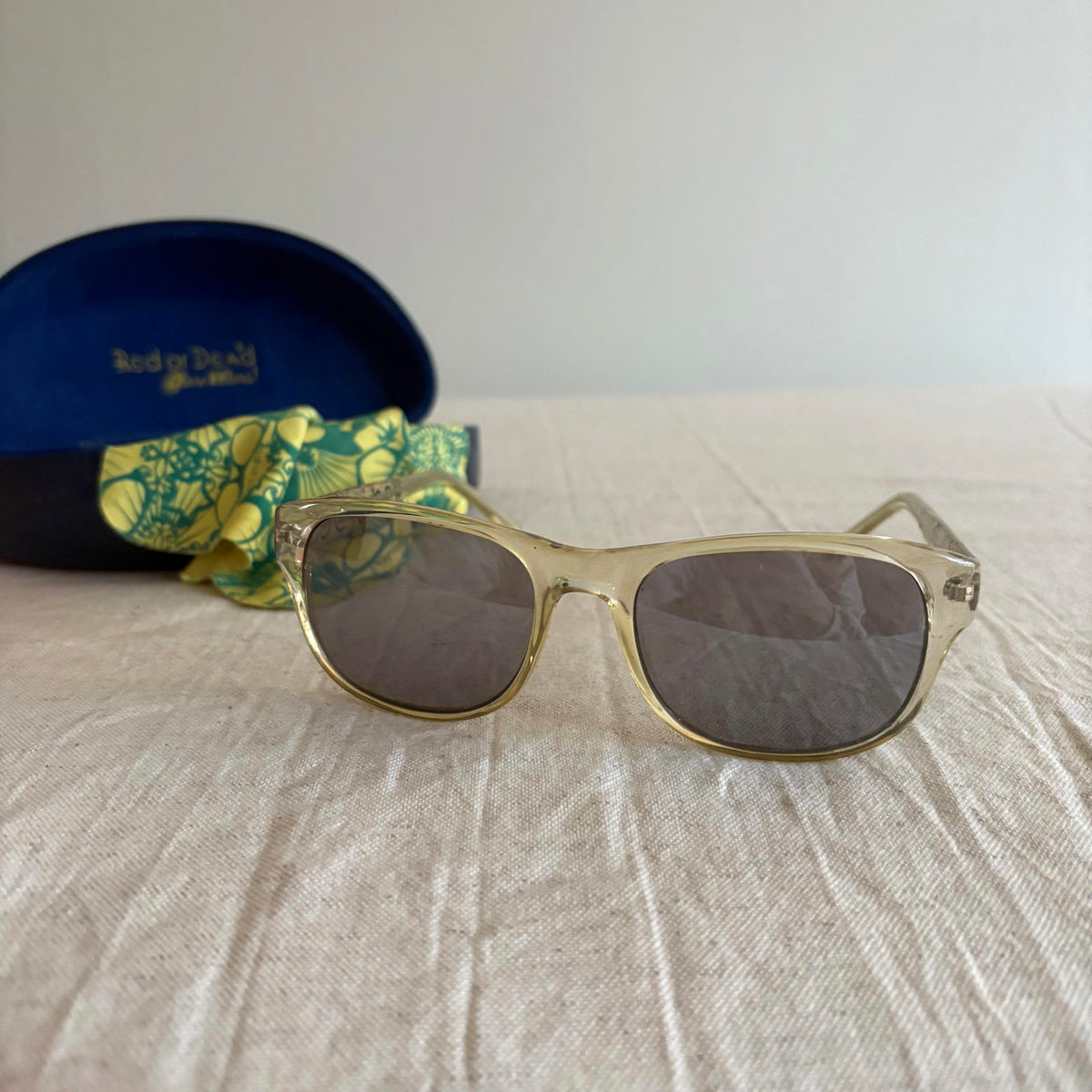 Red or Dead Vintage Y2K Sunglasses – Clear Yellow Frame – Original Case
