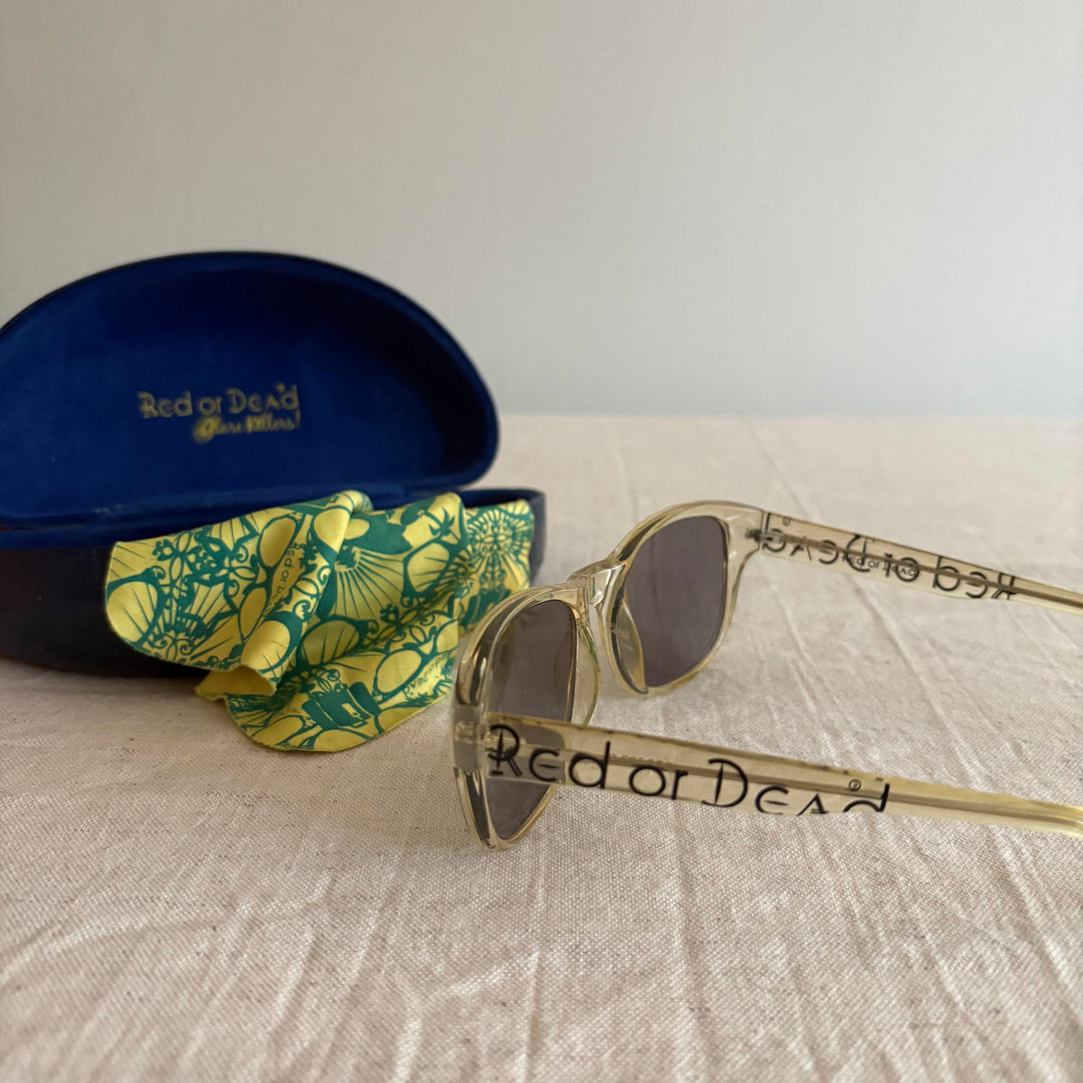 Red or Dead Vintage Y2K Sunglasses – Clear Yellow Frame – Original Case