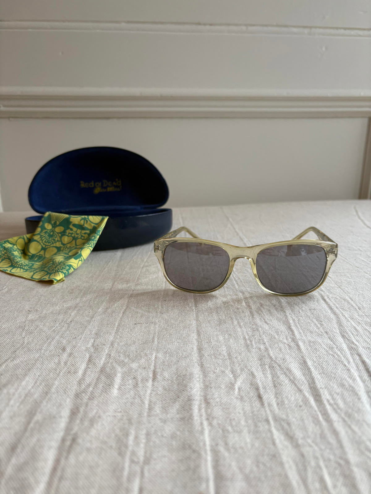 Red or Dead Vintage Y2K Sunglasses – Clear Yellow Frame – Original Case