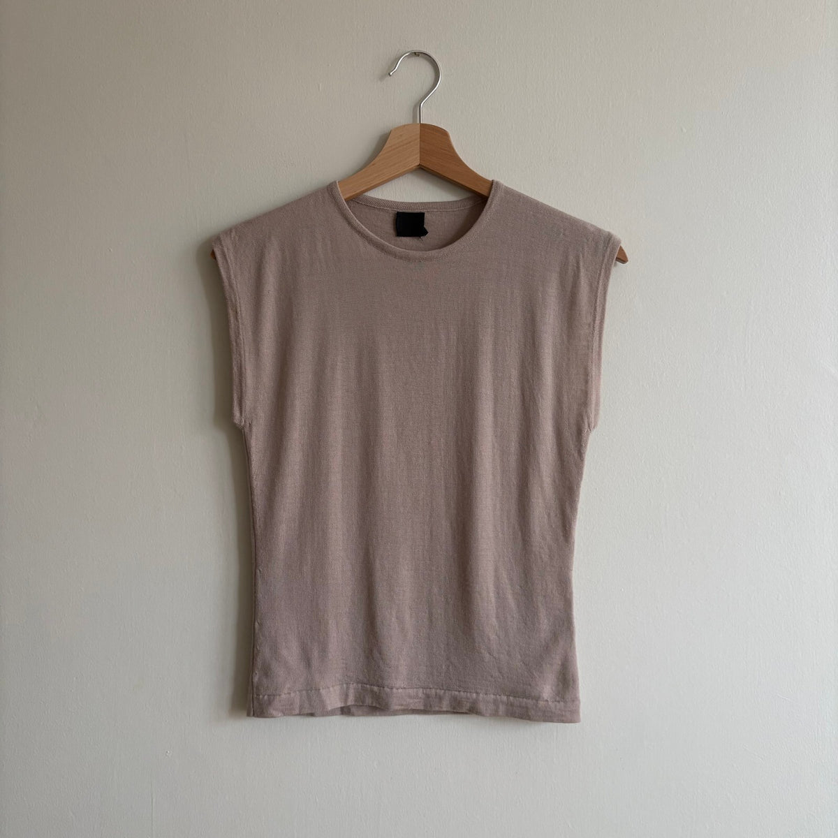Vintage 1990s Harvey Nichols 100% New Wool Sweater Vest in Stone Beige – Size S